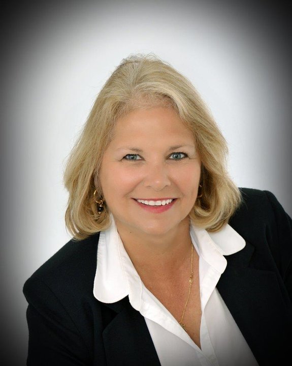 Tina Hagger Realtor Photo - November 2014.jpg